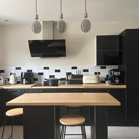 בית נופש Maison, Jardin, Circuit 10 Min